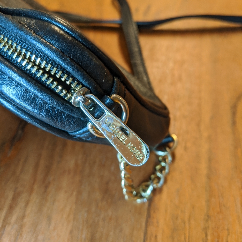 Michael Kors Mini Crossbody - Picture 4 of 8